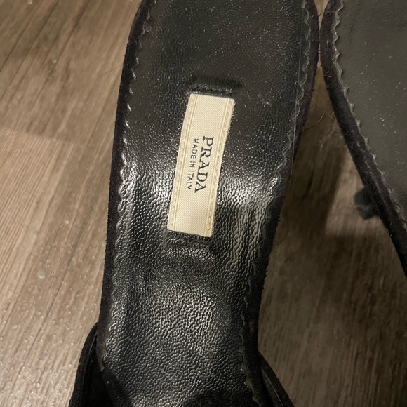 Prada heels. Size Eu 39, US 8.5. Good condition. Suede and leather - Picture 4 of 7